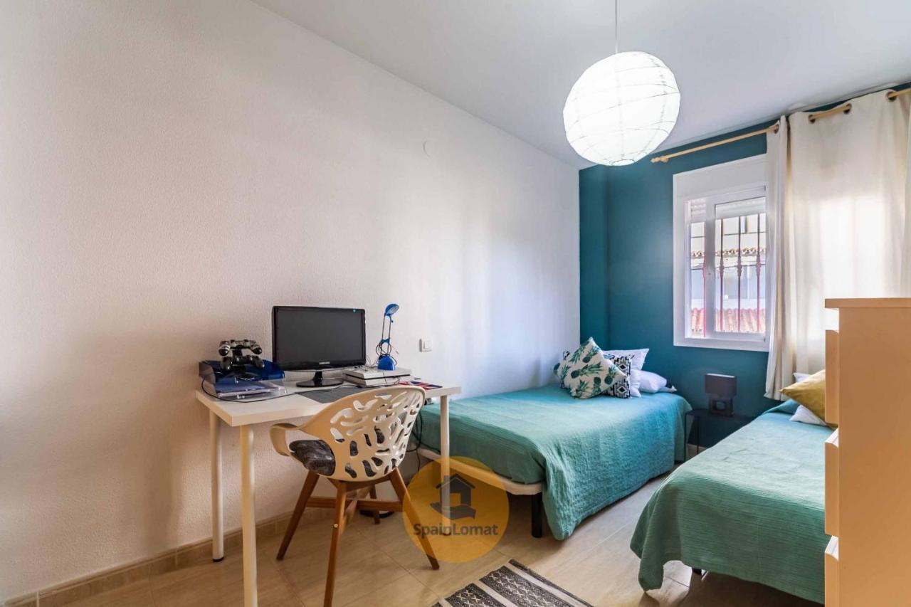 Nice 2 Bedroom Apartment For Family In Los Pacos フエンヒロラ エクステリア 写真