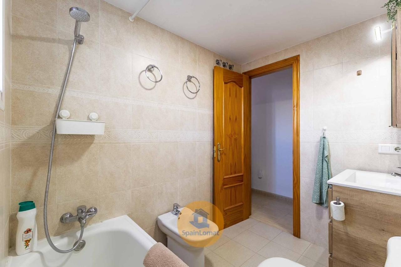 Nice 2 Bedroom Apartment For Family In Los Pacos フエンヒロラ エクステリア 写真